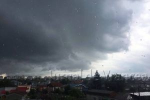 ULTIMĂ ORĂ: Ploile continuă! Codul galben, prelungit până vineri seara