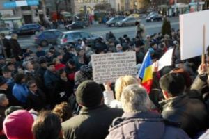 Manifestanţii au ieşit, din nou, în STRADĂ. De data aceasta, la Cotroceni. Cerinţele românilor