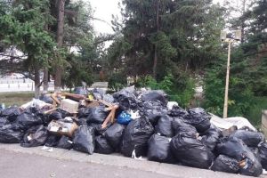 La noi, ca la nimeni: CJC, invadat de gunoaie. Primaria Constanta someaza administratia judetului sa urgenteze rezolvarea acestei situatii