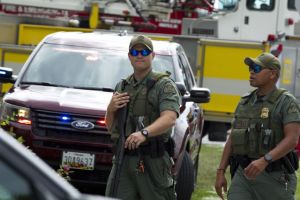 Atac armat în redacţia unui ziar local american – Cel puţin cinci morţi