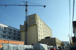 Unul dintre lifturile aripii noi a Spitalului Judeţean s-a stricat