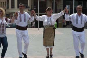 GALERIE FOTO: Românii din Castelon nu au uitat tradiţiile de acasă! Sânzienele, celebrate în oraşul spaniol