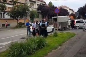 Bătaie între două clanuri de romi în Satu Mare. Au folosit cuţite şi bâte
