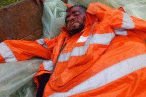 Tânăr călcat cu tractorul şi bătut până la inconştienţă de mai mulţi indivizi care ...