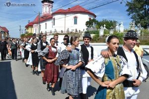 Parada portului popular, Corina Chiriac, Nicola şi Direcţia 5, la Zilele Codlei