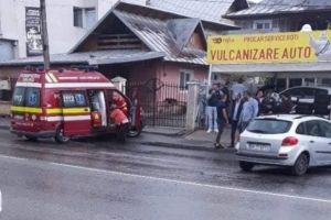 În cartierul Craiovei, tamponare între un autoturism şi un microbuz