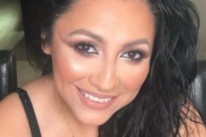 ANDRA are un complex pe care se chinuie din răsputeri să îl acopere cu machiaj! Nimeni nu i-a văzut acest defect niciodată