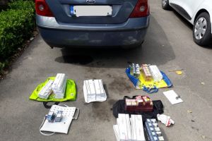 Suspect de contrabanda cu tigari depistat de politisti pe bulevardul Tomis din Constanta. A fost intocmit dosar penal (galerie foto)
