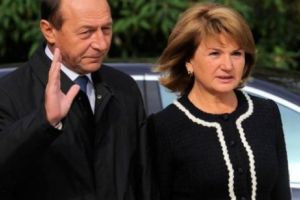 Maria Băsescu nu mai este casnică. Acum are propriile venituri