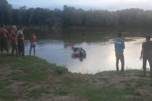 Cautarile barbatului disparut in Dunare la Cochirleni au fost sistate. Pompierii si scafandrii au intervenit in zona