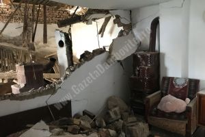 ULMI: Casă distrusă de o explozie