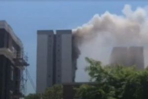 INCENDIU PUTERNIC în Capitală! Peste 50 de pompieri INTERVIN de URGENȚĂ