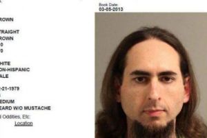 MASACRU în REDACȚIE. 5 oameni ÎMPUȘCAȚI din cauza fetei din liceu care răspundea la salut!