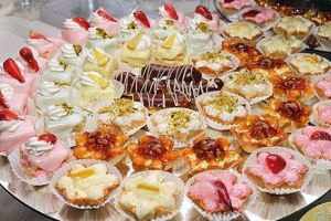 TOXIINFECȚIE ALIMENTARĂ LA O GRĂDINIȚĂ DIN BUCUREȘTI. Copiii au mâncat prăjituri cu SALMONELLA