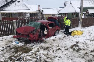Un şofer care a depăşit pe linia continuă şi a omorât doi oameni a scăpat, la prima ...
