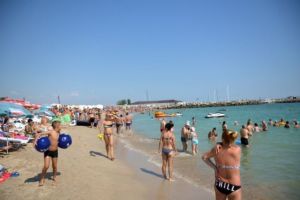 Preţurile la cazare o iau RAZNA - Litoralul românesc, mai scump ca staţiunile de lux de peste hotare