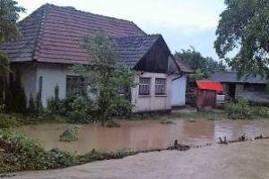 8 anexe gospodaresti inundate la Seini