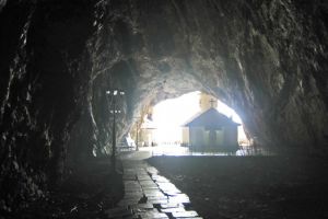 Peştera Ialomiţei, închisă pentru vizitare. A fost inundată în urma ploilor abundente