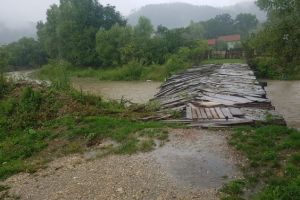 VIDEO CE spune primarul din Zărneşti despre inundaţiile din oraş