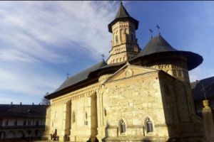 PERICOL la MĂNĂSTIRE. Credincioşii au fost EVACUAȚI imediat. Localnicii din Maramureş, APROAPE de DEZASTRU