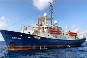 Salvini: Toate ONG-urile vor fi BLOCATE. NU au VOIE să intre în PORTURILE din Italia şi nici combustibil NU primesc