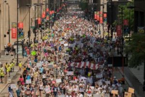 Violenţe în SUA din cauza lui Trump! Luptele stradale s-au dat între Organizaţia antifascistă Antifa şi grupul naţionalist Patriot