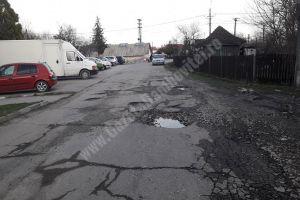 Primăria Moreni, amendată pentru gropile de pe două străzi din municipiu