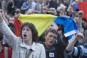 Proteste de amploare la Chişinău. REVENDICĂRILE oamenilor din stradă după EVENIMENTELE din 3 iunie