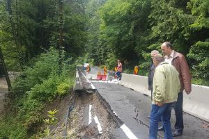 Statiunea Baile Olanesti risca sa ramana complet izolata!!! INCOMPETENTA MAXIMA la Secţia de Drumuri Naţionale Vâlcea!