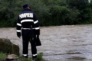 Bărbat din Coşbuc, posibil căzut în apă, căutat de pompieri şi echipe de voluntari