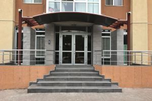 Scari noi de bloc in Green Park