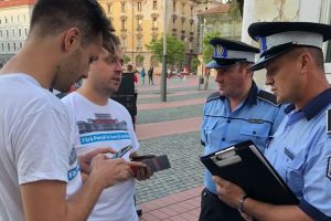 Politia Locala a sarit iar pe USR. Un nou avertisment pentru adunarea de semnaturi 