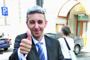 Întrebare… întrebătoare – DAN DIACONESCU – DEȚINUT POLITIC?!…