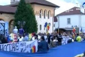 Flacăra Unirii ajunge şi la Cluj! Destinaţia finală e Chişinău