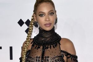 RUȘINEA VIEȚII pentru o CÂNTĂREAȚĂ. La ce au fost MARTORI MILIOANE de oameni - FOTO