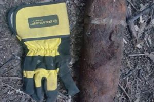 Pompierii au stins un incendiu în Ştei şi au asanat o zonă din Săldăbagiu de Munte, unde fusese descoperit un proiectil de artilerie