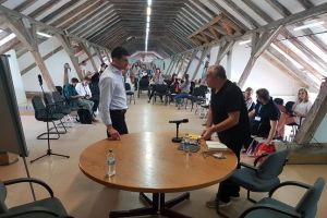 La Timisoara au debutat cursurile Scolii de leadership cultural