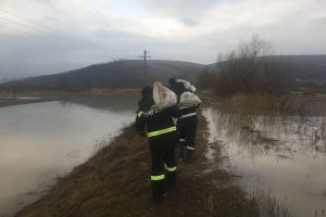 Primăria Tulgheş evaluează pagubele în urma inundaţiilor