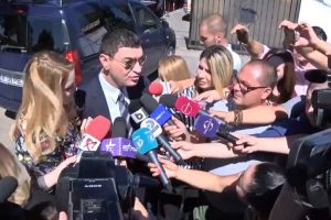 Cristian Borcea a ieşit din puşcărie. Valentina Pelinel l-a aşteptat la porţile penitenciarului Jilava (VIDEO)