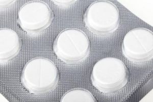 Le iei deseori când eşti răcit. Ai grijă, pe temern lung şi în doze mari, îţi pot îmbolnăvi grav ficatul!