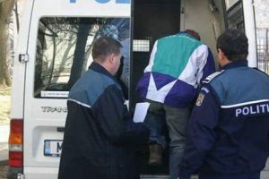 VASLUI. Un dezaxat a penetrat o bătrână cu degetul