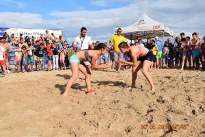 Sportivii de la LPS Bihorul au cucerit o medalie de bronz la întrecerile Campionatului Naţional de lupte pe plajă pentru juniori (FOTO)