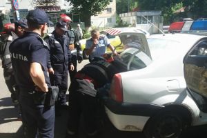 Management de calitate in Politia Romana!“: O autospeciala a Politiei a luat foc in trafic!
