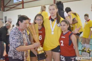 CSM Bucureşti, replică în “războiul transferurilor” cu Volei Alba Blaj! Adina Salaoru, căpitanul echipei din “Mica Romă”, a semnat cu rivala din Capitală!