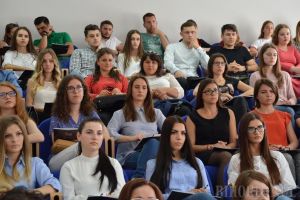Începe admiterea la Universitatea din Oradea: Peste 8.700 de locuri disponibile la licenţă şi master