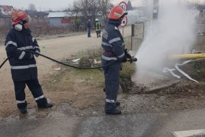 Accident pe DN1, la Romanesti. O masina a rupt o conducta de gaze