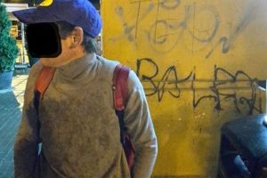 Prins pe cand scria numele iubitei pe peretele unei cladiri din centrul Timisoarei