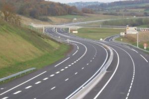 Ce autostrăzi au făcut guvernele cu banii din supraacciza la carburanţi? Niciun kilometru