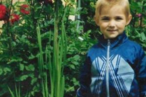 Un copil a DISPĂRUT fără urmă din faţa blocului. Familia este DISPERATĂ! Efective de poliţişti şi jandarmi sunt în ALERTĂ MAXIMĂ!