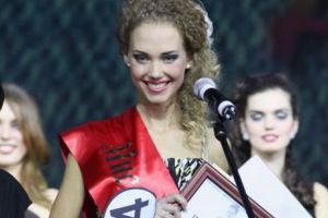 Studentele din Rusia AU LOVIT DIN NOU! Călugăriţa, piesa de rezistenţă în DEZMĂŢUL VIRAL. Galerie foto+18